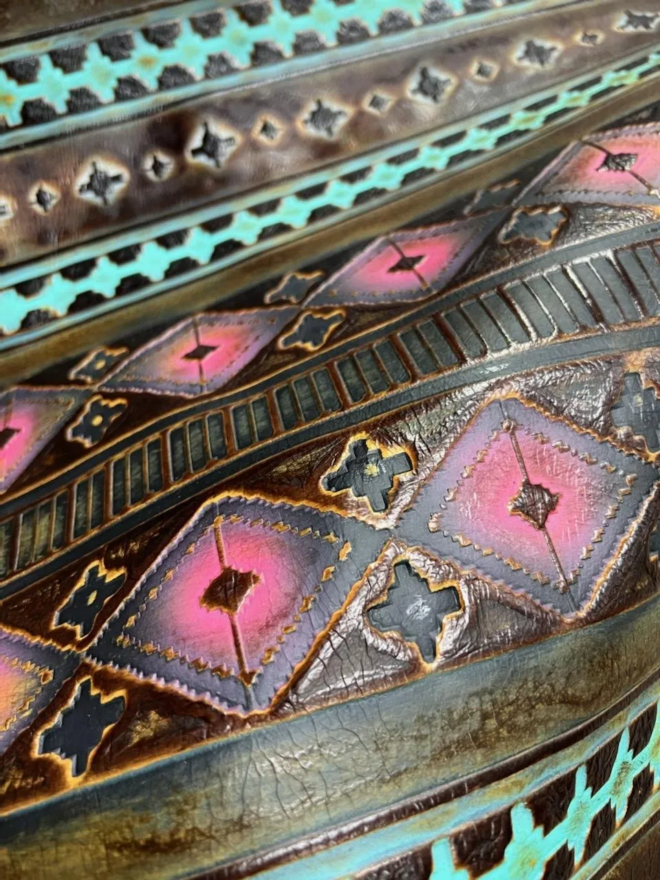 **Small Crossbody Handbag w/ Magenta Navajo Leather 512n