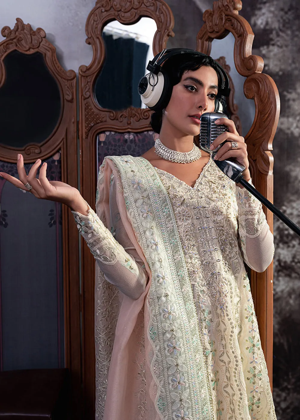 White Organza Net Pakistani Suit | Mushq | Qala Kamdaani | Aaila