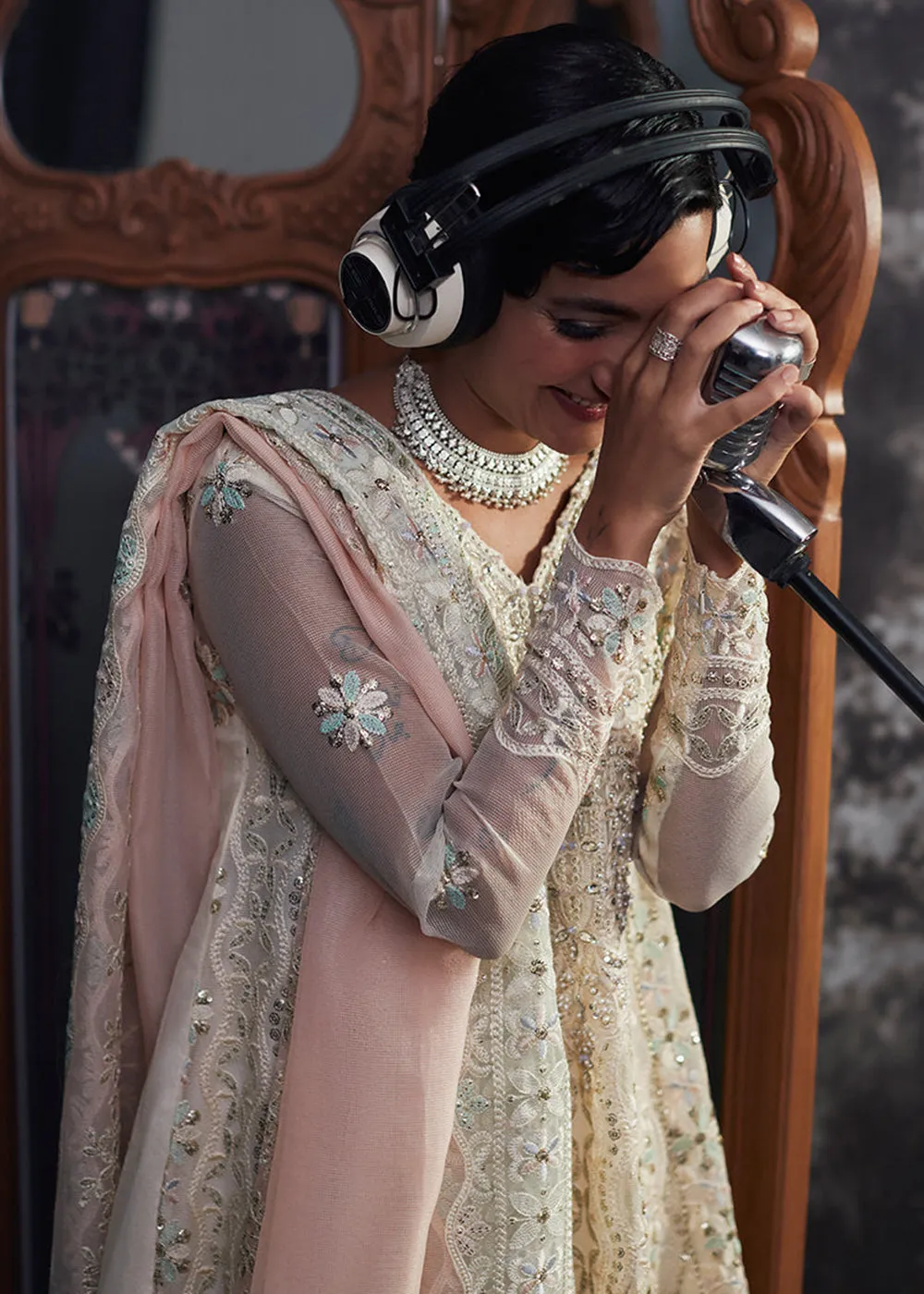 White Organza Net Pakistani Suit | Mushq | Qala Kamdaani | Aaila