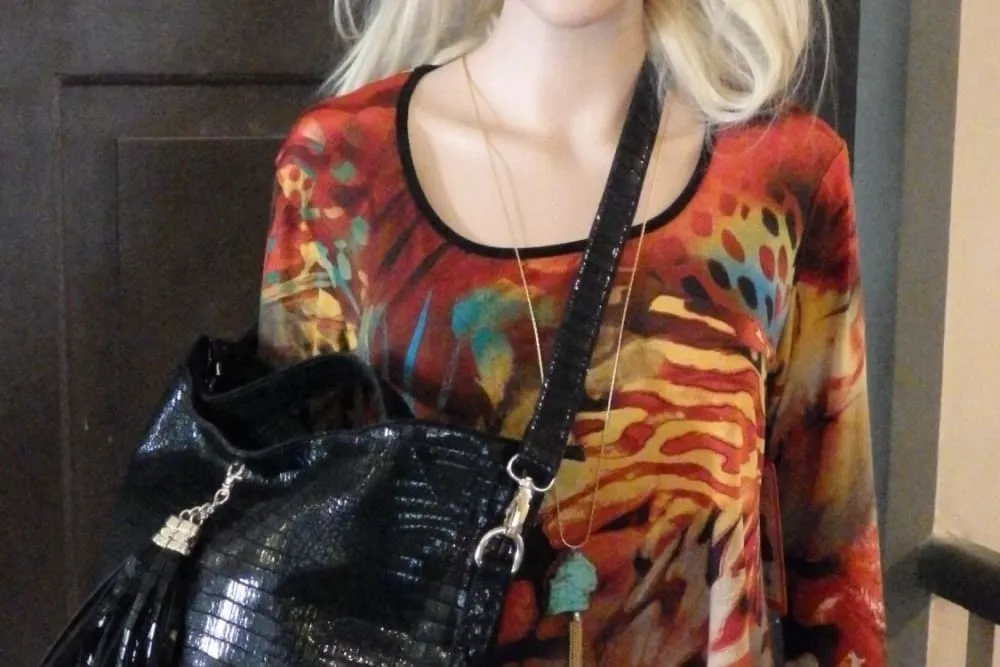 Women's Black leather handbag